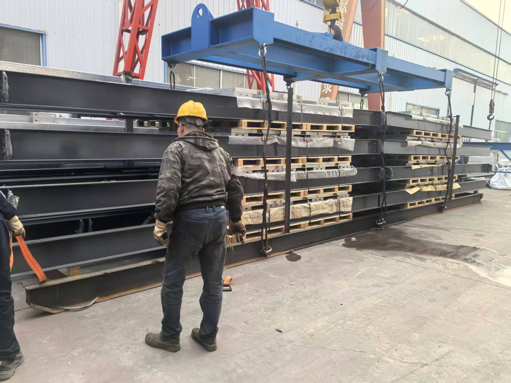 Liweiyuan Steel Structure успешно испорачува приспособени производи од челична конструкција за норвешки клиент