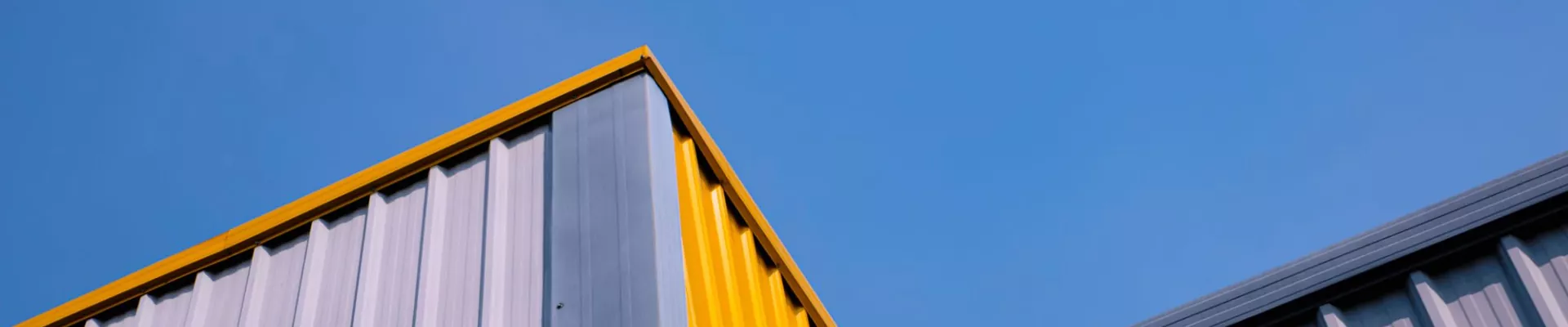 Челични плочи во боја